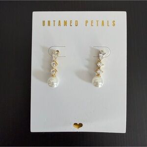 UNTAMED PETALS Gold Pearl Drop Earrings